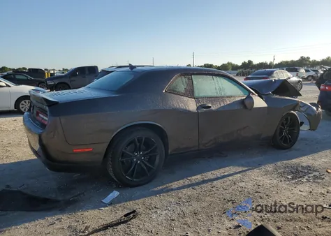 2016 Dodge Challenger Sxt z USA, uszkodzony, nr VIN 2C3CDZAG8GH119684